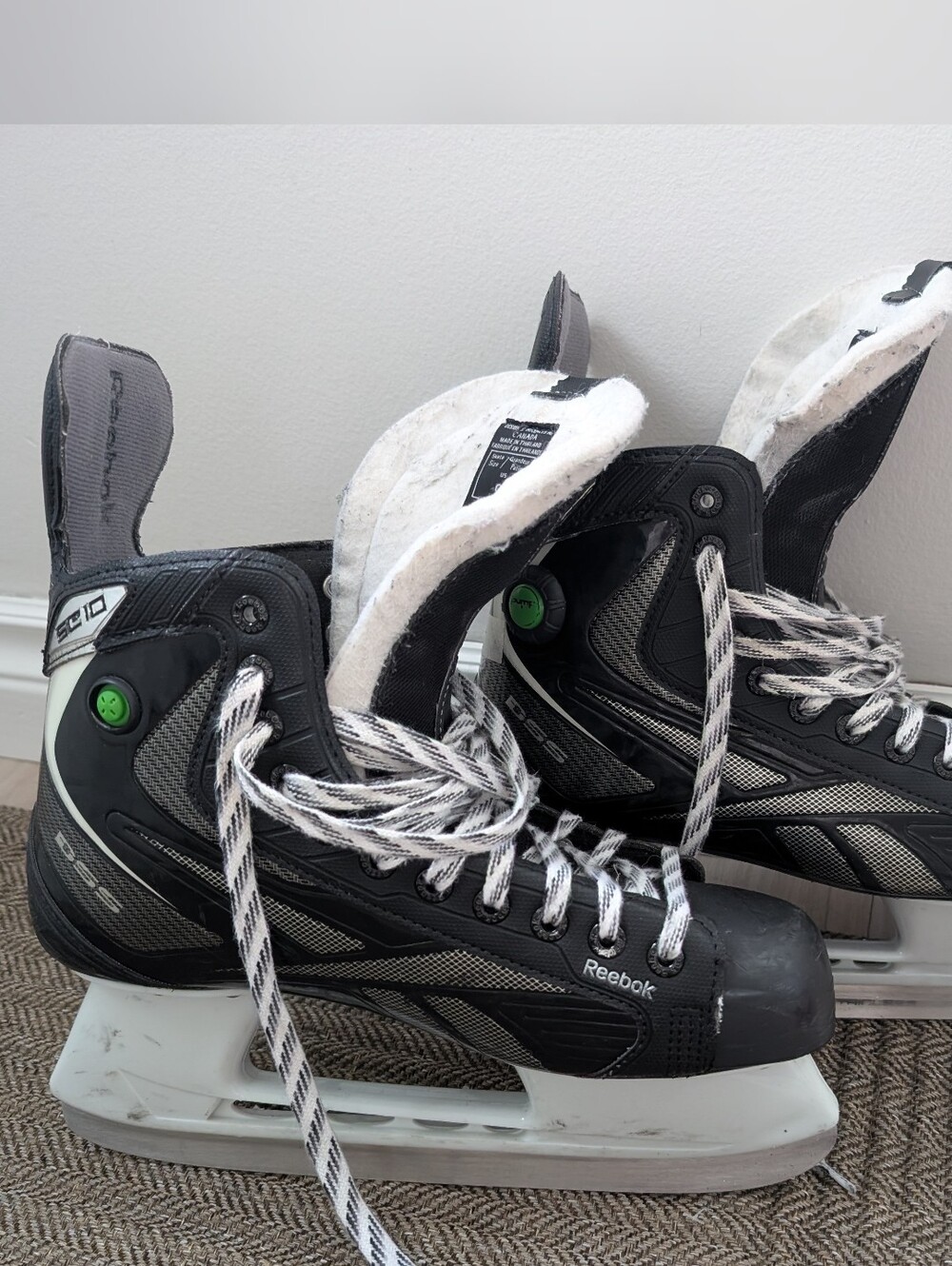 REEBOK - Men's Black Ice Hockey Skates